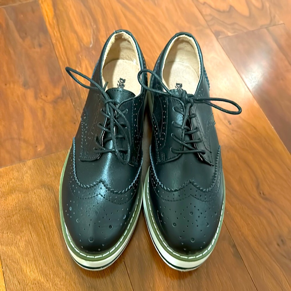Women’s Black Platform Oxford Shoes